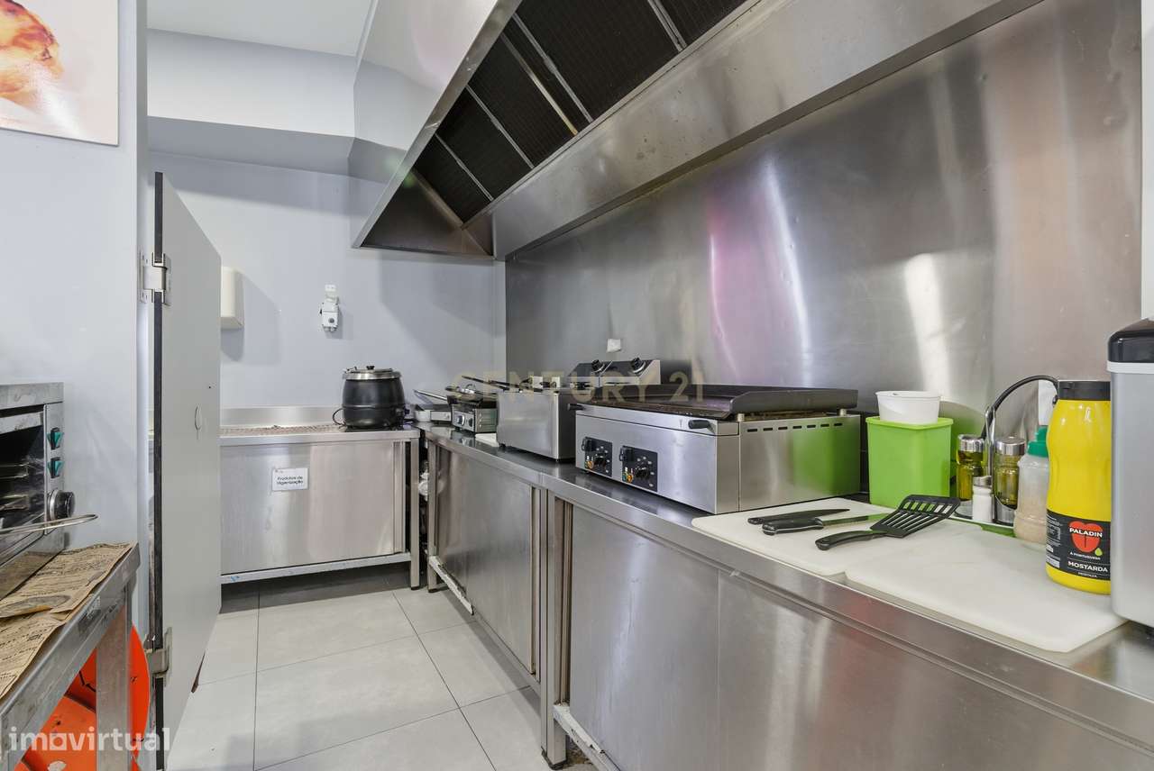 Prédio Comércio  (atualmente em uso na restauração - Café Snackbar)-6