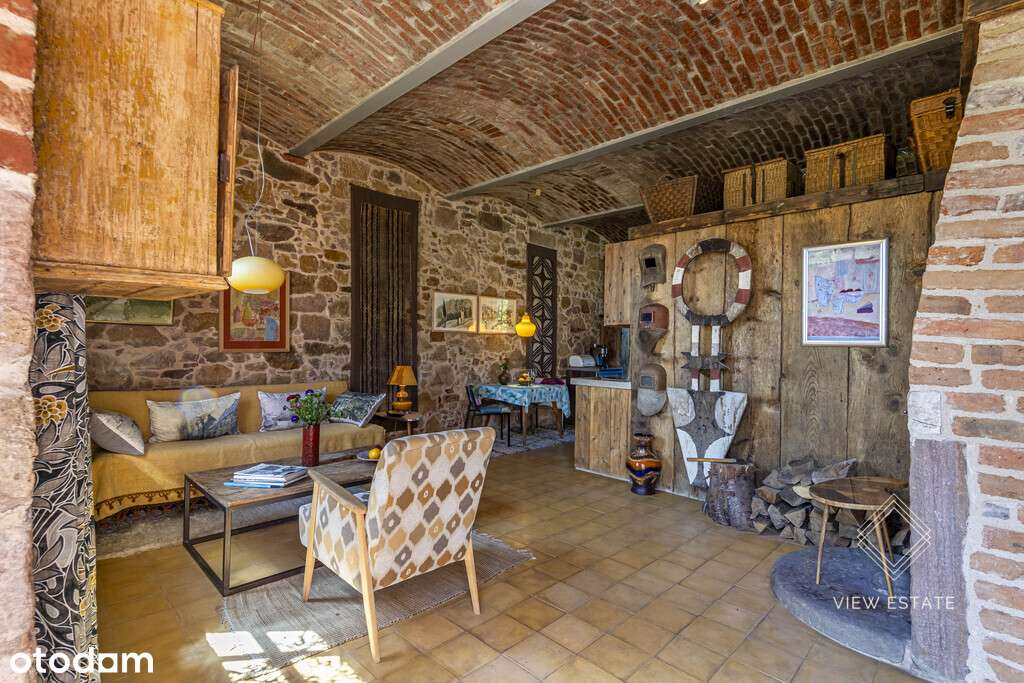 Wyjątkowy artystyczny dom na wzgórzu z pensjonatem-7