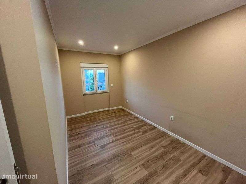 Arrenda-se apartamento T2 - Grande imagem: 4/11