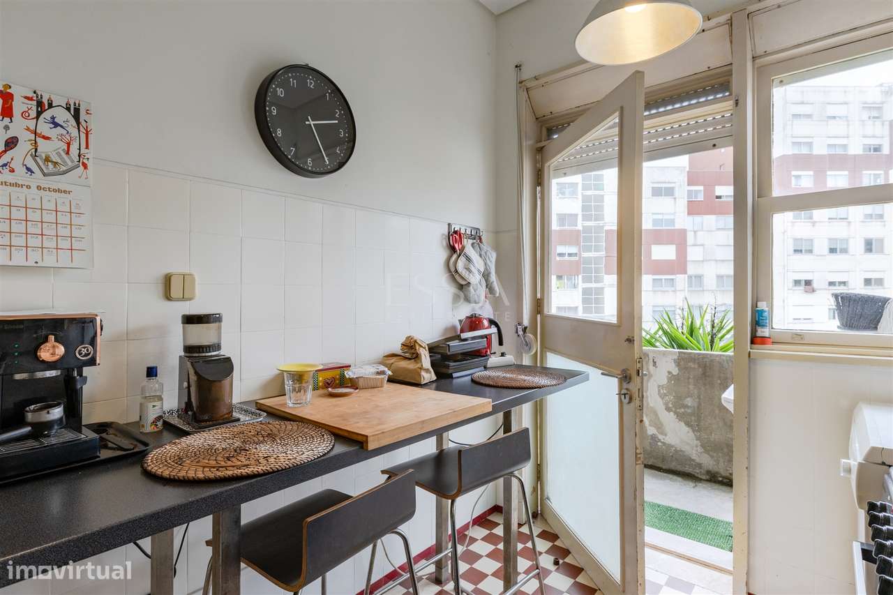 Prédio com 4 apartamentos junto Avenida Boavista | Prédio Lordelo Ouro-16