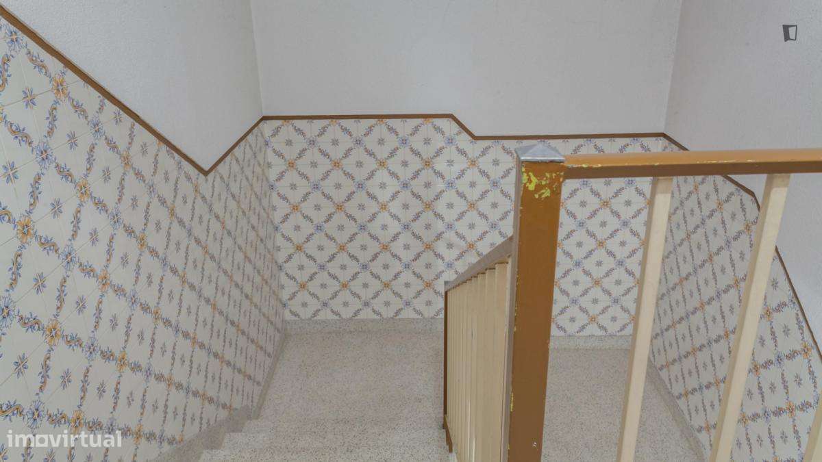 Quarto - localizado em Maia - Grande imagem: 3/10