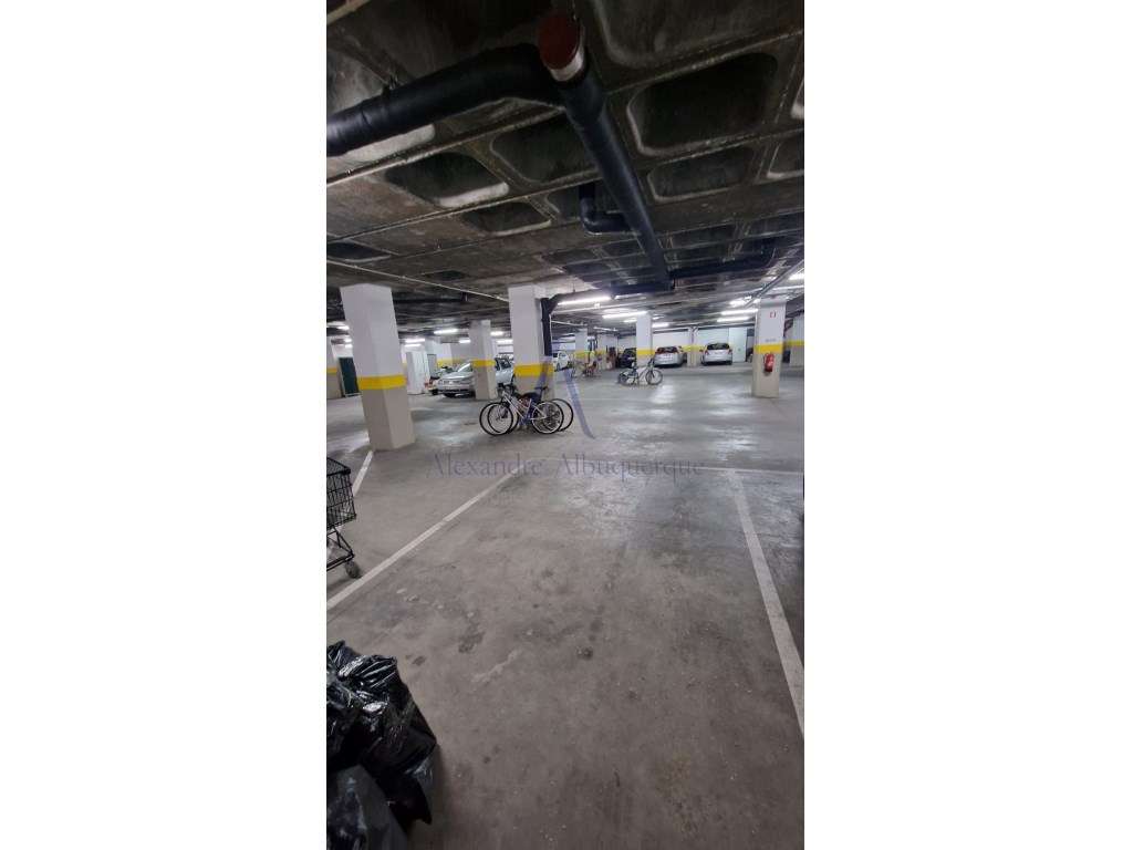 Apartamento T2 com lugar de Garagem e Elevador-26