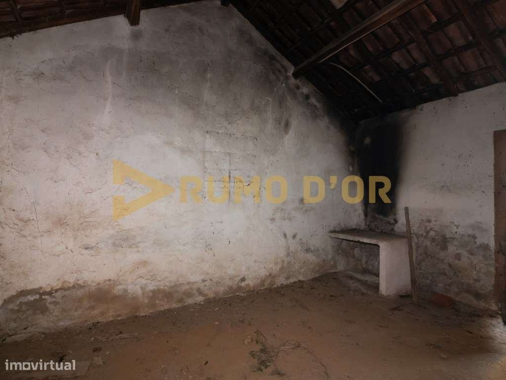 Moradia para remodelação em Cabanas do Chão - Alenquer - Grande imagem: 4/13