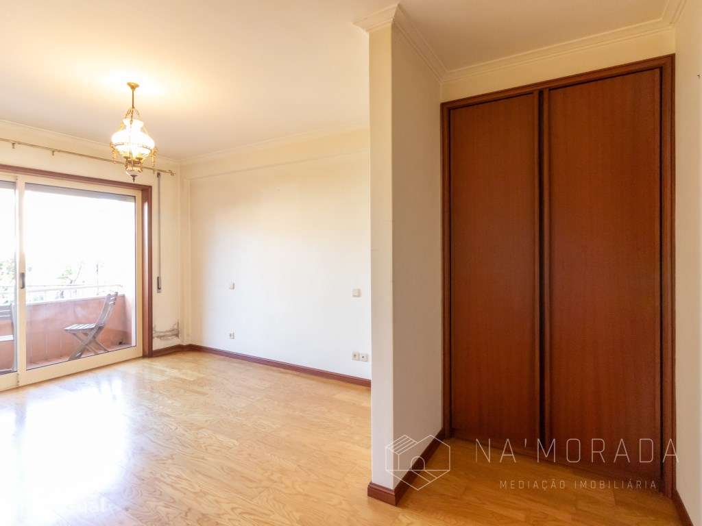 Apartamento T3 em Sanguedo em Edifício Modernizado e Ótimos Acessos-19