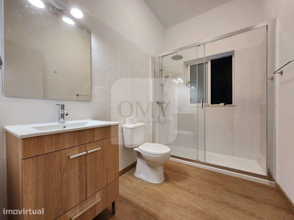 Imóveis Arrendados | Duas Moradias Geminadas e Terreno Adjacente - Grande imagem: 5/13