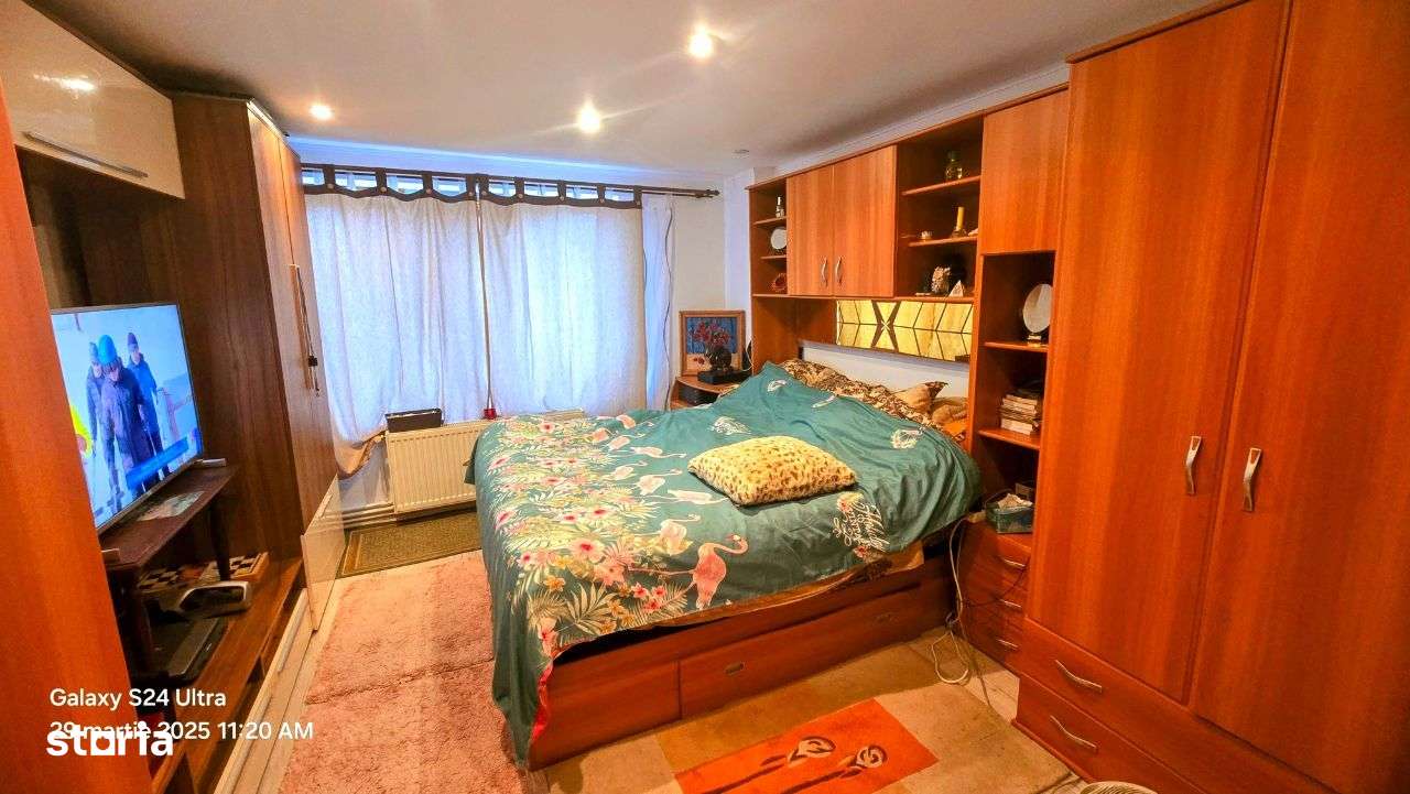 Apartament cu 2 camere, decomandat Codrisor - Imagine principală: 2/9