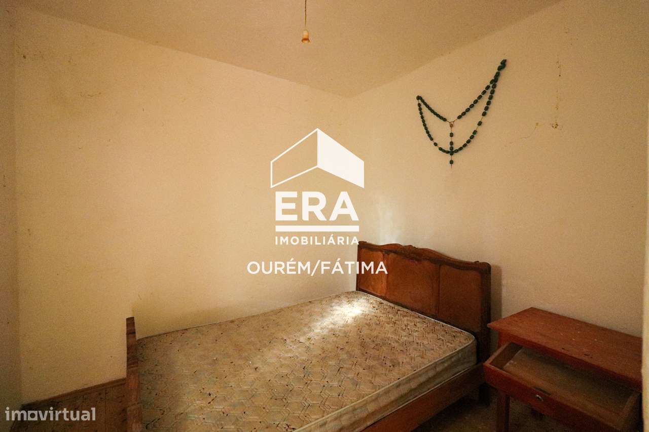 Moradia T3 para reconstrução no Bairro, Ourém-10