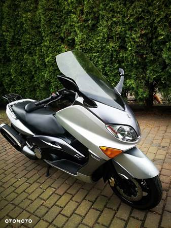 Yamaha Tmax - 15