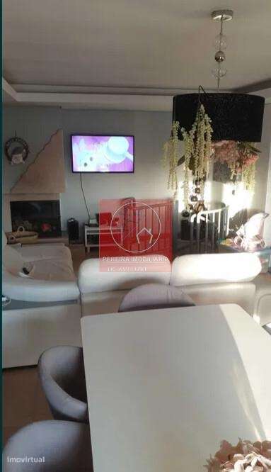 Venda Moradia - Grande imagem: 4/12