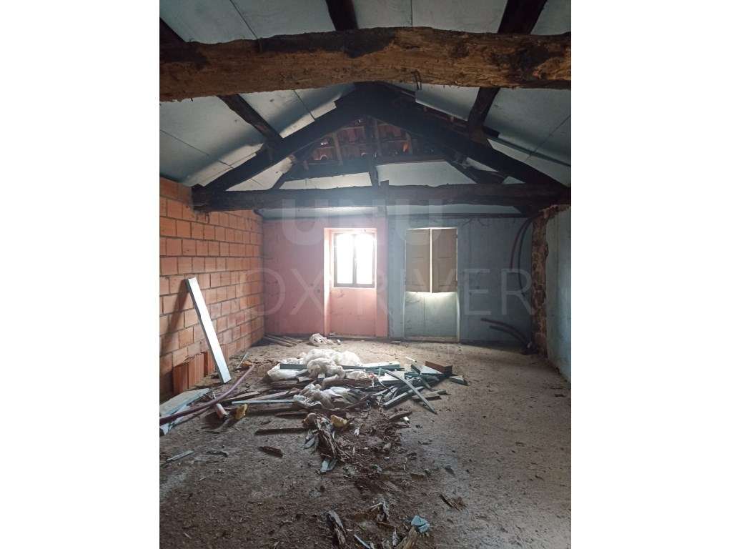 Moradia para restauro - Alvaredo, Melgaço-8