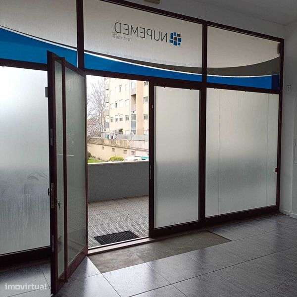 Loja de rua, com 51 m2, em zona central de Vila Nova de Gaia - Grande imagem: 4/11