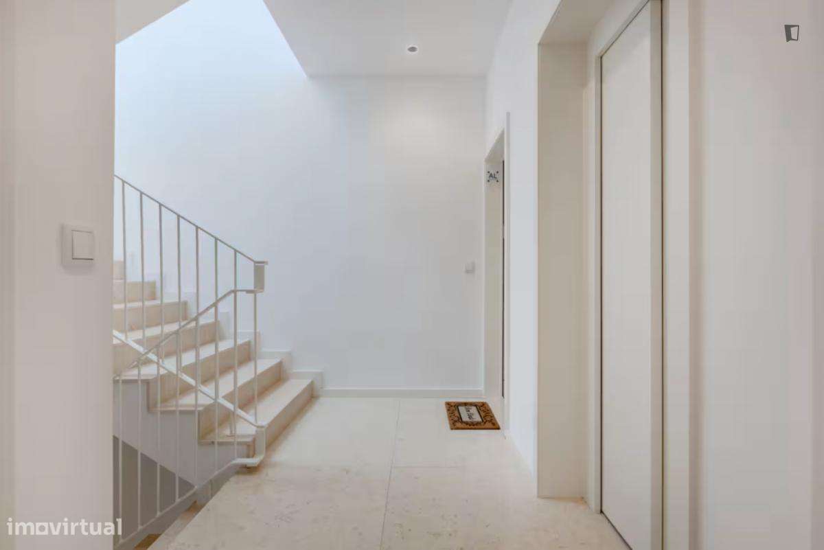 Apartamento com 2 quartos - localizado em Cedofeita Porto - Grande imagem: 2/8