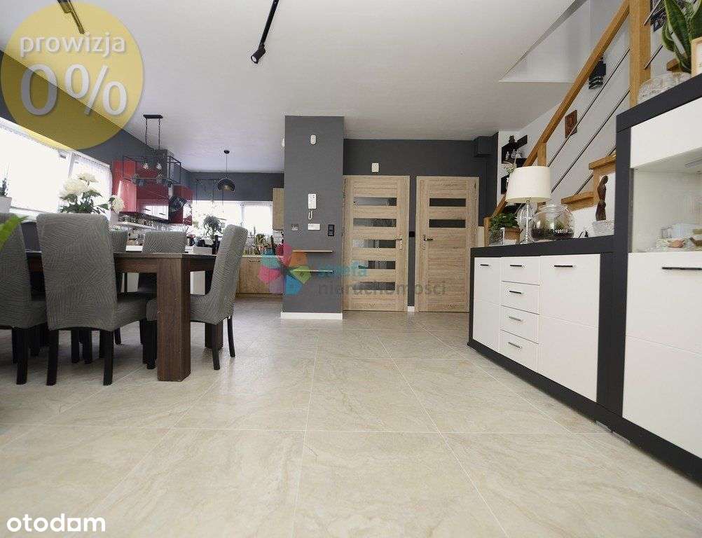 Dom z garażem na wyodrębnionej działce gruntu-3