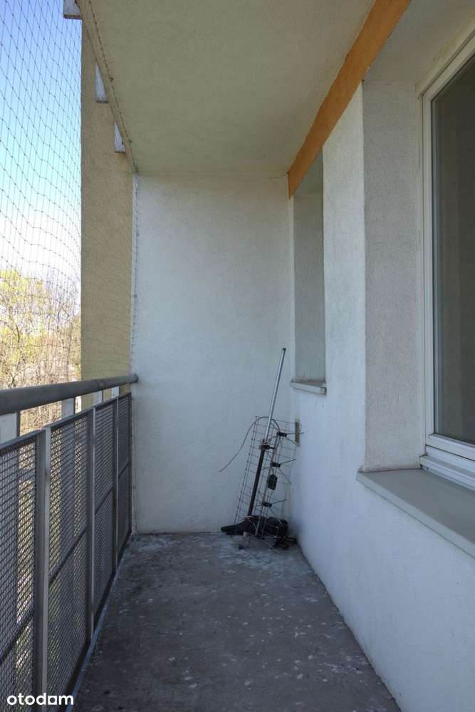 Trzy Pokoje w Niskim Bloku z Cegły-14