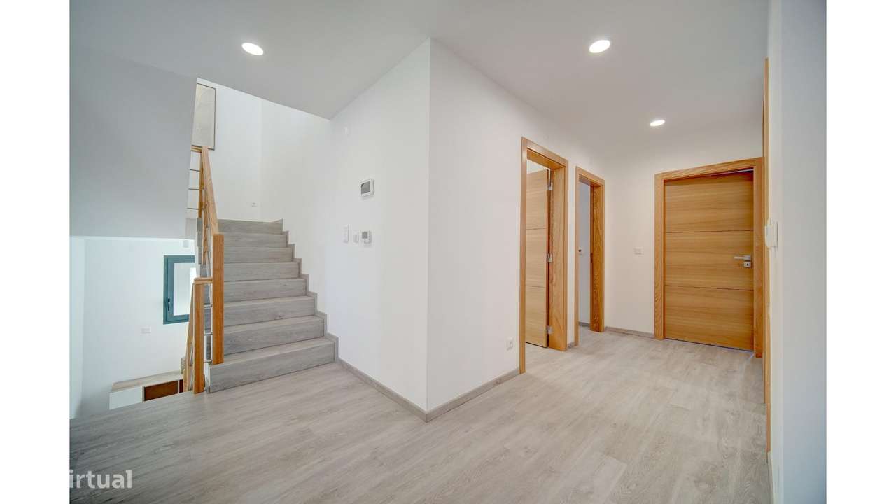 Moradia T4 na Serra de Casal de Cambra - Grande imagem: 3/49