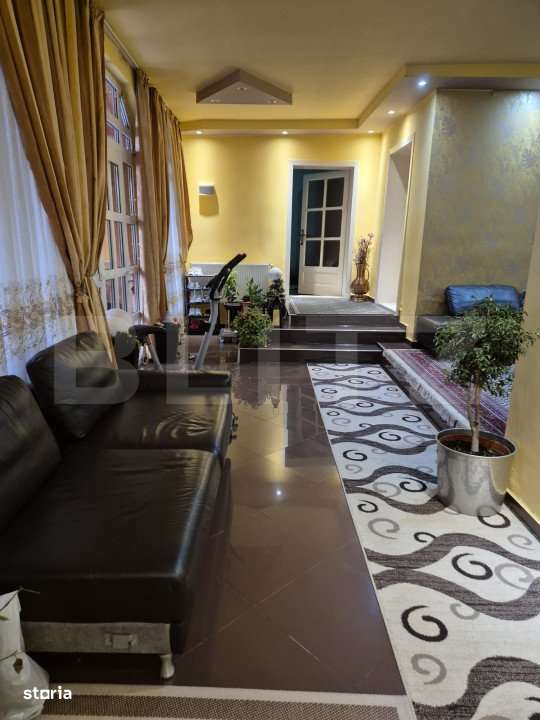 Casa spatioasa cu 5 dormitoare de vanzare in Chetani - Imagine principală: 1/19