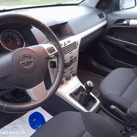 Opel Astra III 1.6 Essentia - 15