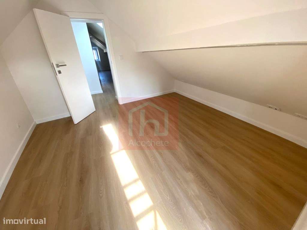 Apartamento duplex T2+2 com terraço no centro histórico Alcochete-26