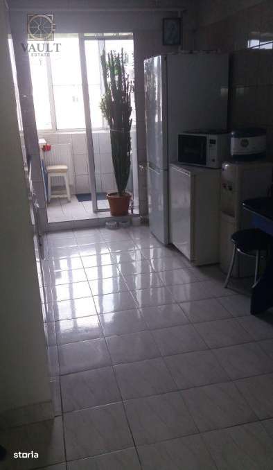 APARTAMENT 3 CAMERE-RAHOVA-2 BAI-DECOMANDAT-2 BOXE SUBSOL - Imagine principală: 3/6
