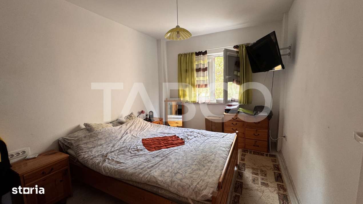 Apartament superb cu 4 camere mobilat utilat 80mpu balcon Vasile Aaron - Imagine principală: 4/19