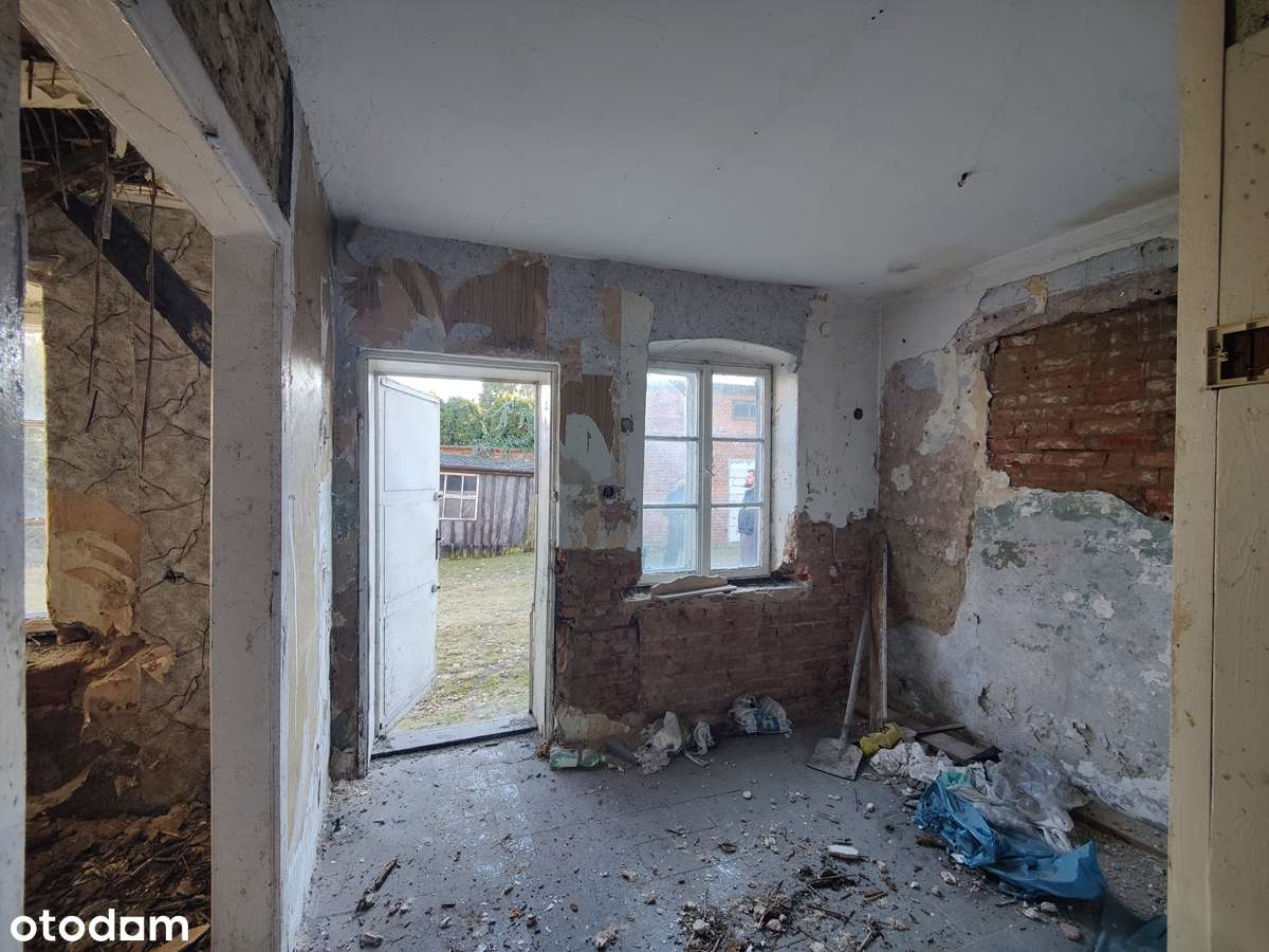 Na sprzedaż budynki do remontu w podwórzu kamienicy-9