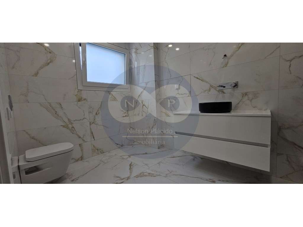 Moradia Independente T5+1, com piscina, em Ponte do Rol - Torres Ve... - Grande imagem: 5/12