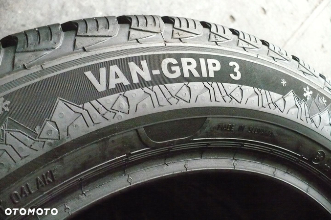 SEMPERIT Van Grip 3 225/55R17C 7,4mm 2021 - 4