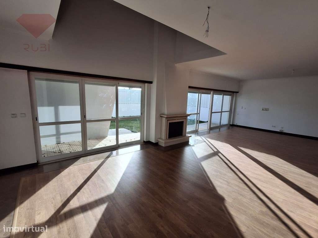 Moradia T4 à venda na Cotovia - Sesimbra-29