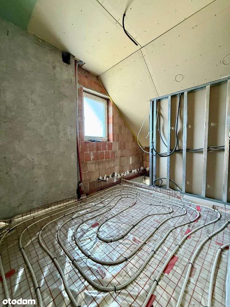 Dom z częścią usługową w doskonałej lokalizacji-9