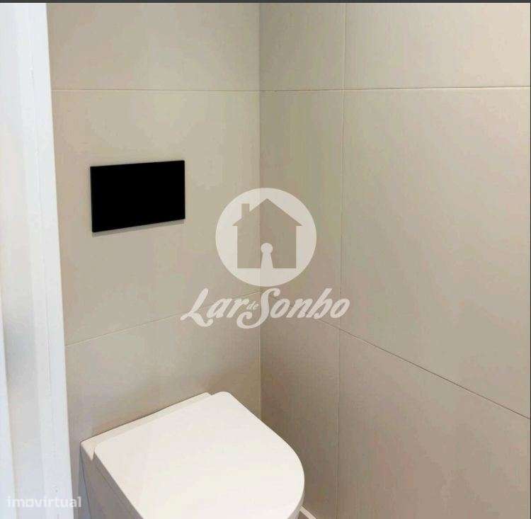 Apartamento T2 novo, 3 frentes, situado em São Cosme, Gondomar-10