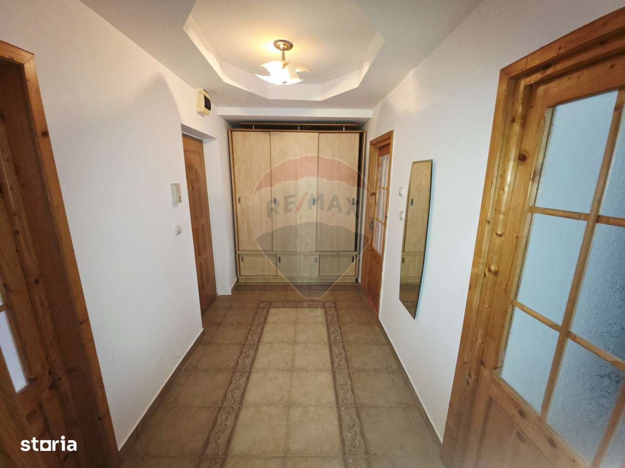 Apartament cu 2 camere de vânzare în zona 1 Mai-9