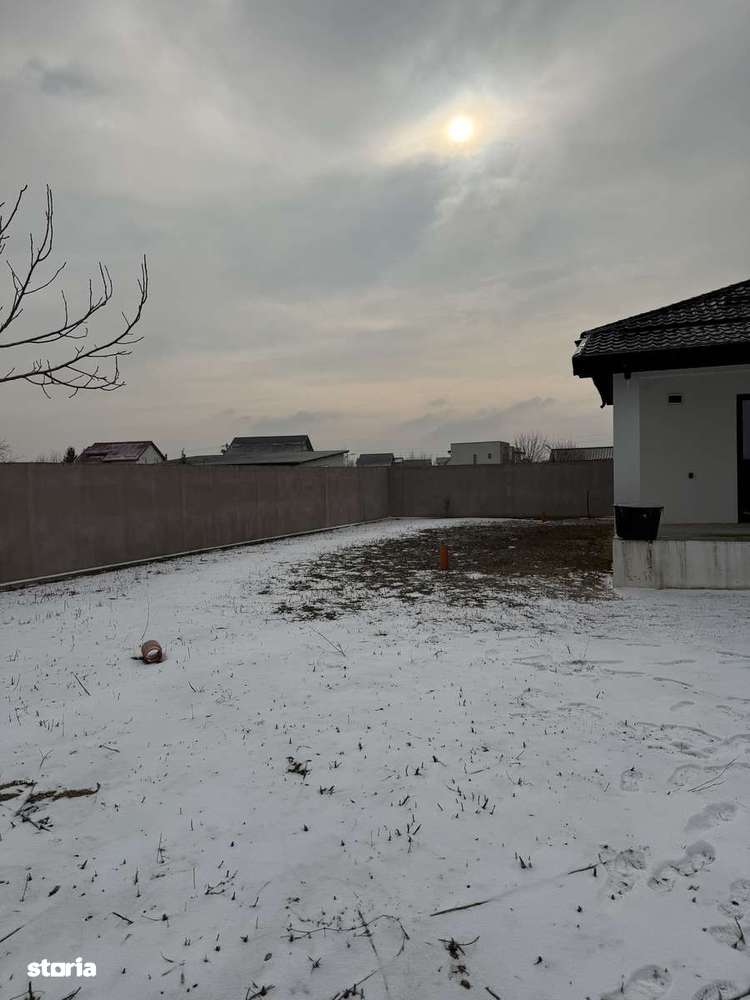 Casă de vânzare , Metro-3