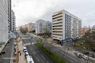 T4 na Av. E.U.A., Alvalade, Lisboa– apartamento renovado, luminoso e s - Grande imagem: 2/36