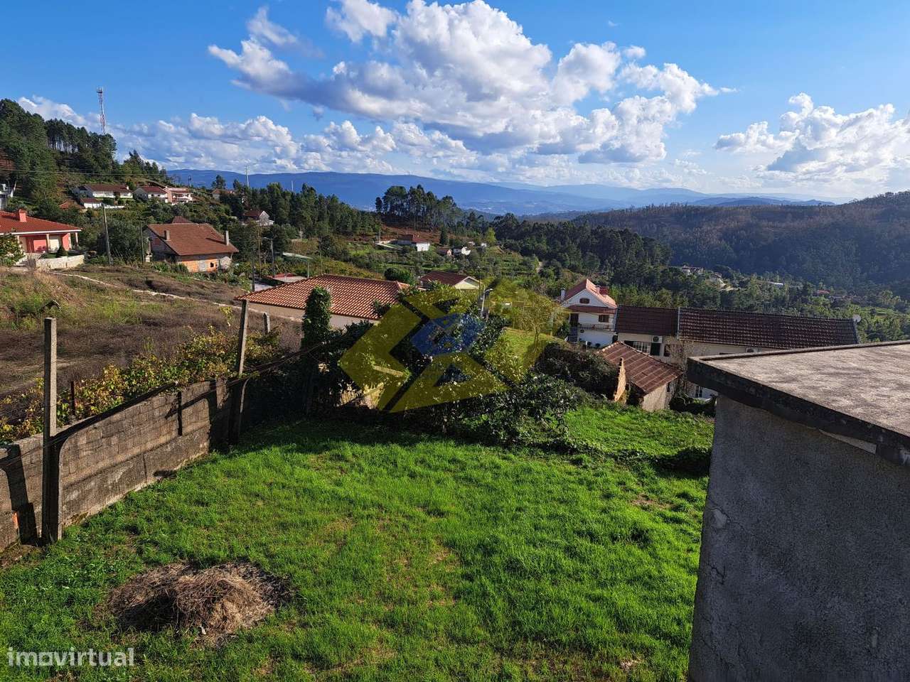 Moradia T3 em Agilde (Celorico de Basto)-10