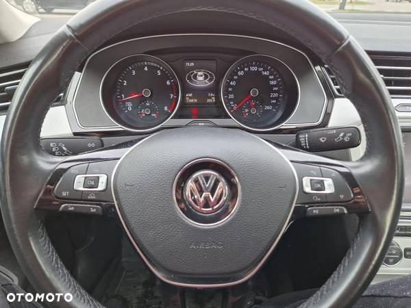 Volkswagen Passat 1.8 TSI BMT Comfortline - 9