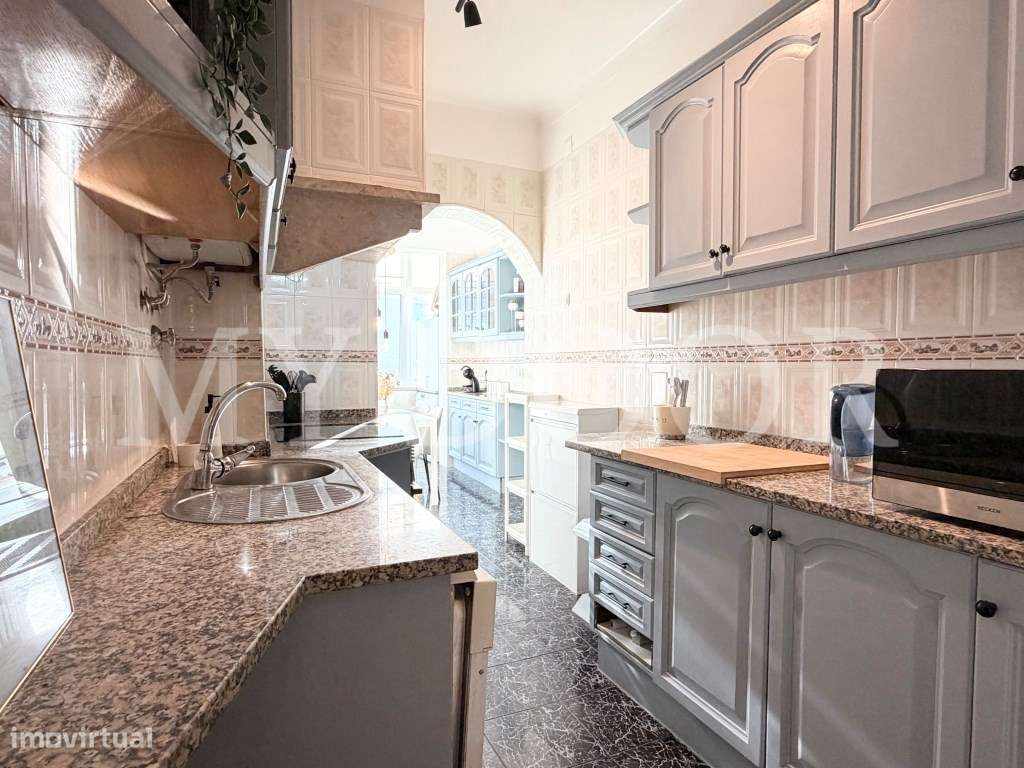 Apartamento T2 - Moscavide - Vista e muita LUZ - 3º andar-16