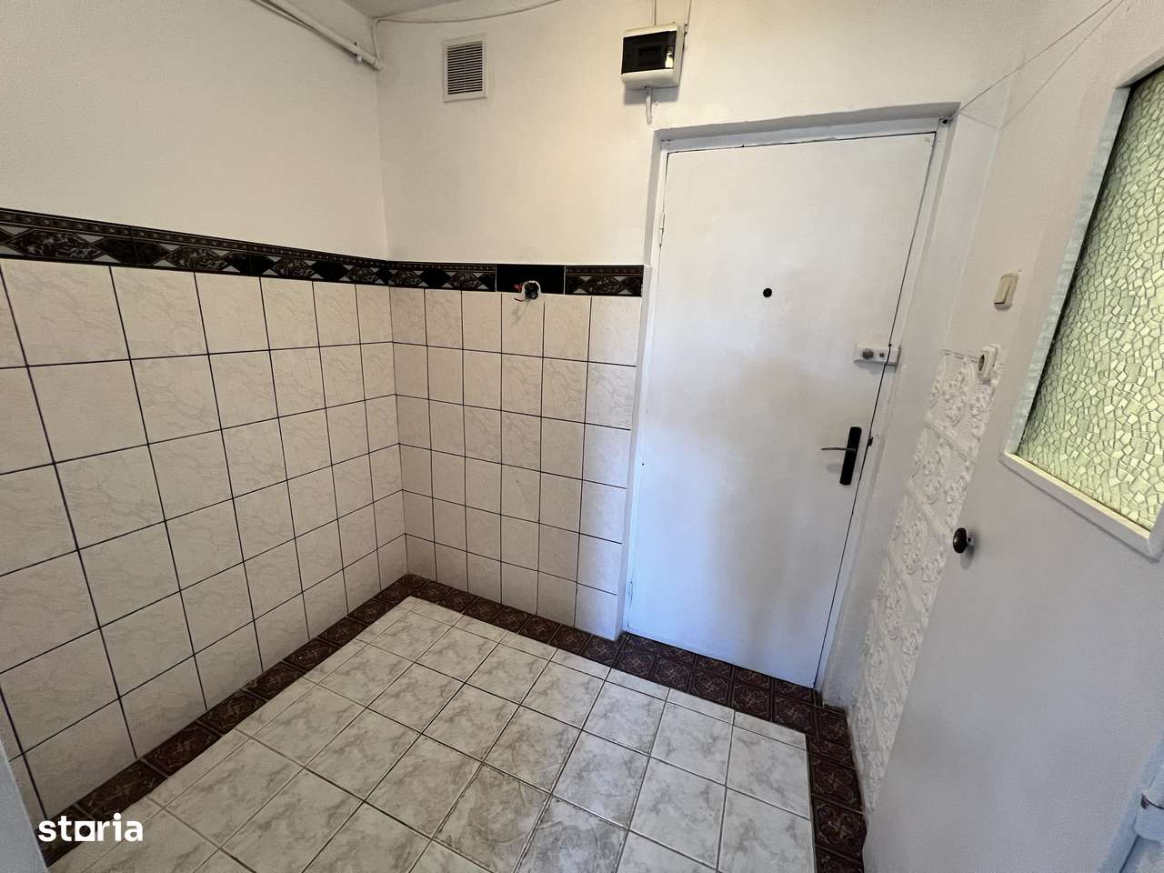 Garsoniera 1 camera,renovata,bucatarie,baie,et.3, zona Lazaret-3