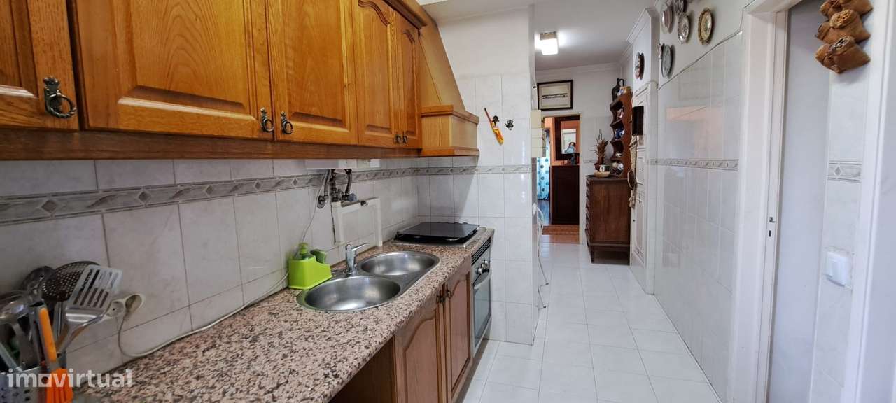 T3+1 | 110m2 | Av. 25 de Abril, Cacilhas | Com vista de Rio-22