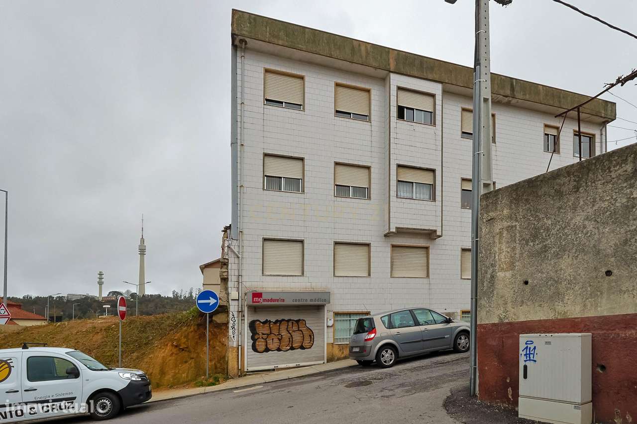 Galeria com 8 espaços comerciais - Grande imagem: 4/24