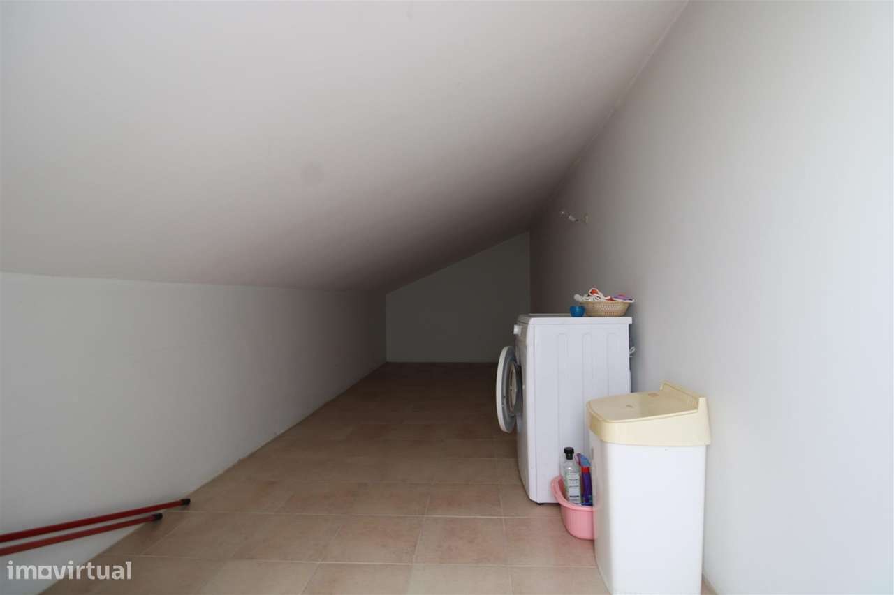 Apartamento T3 Duplex em Oiã-13