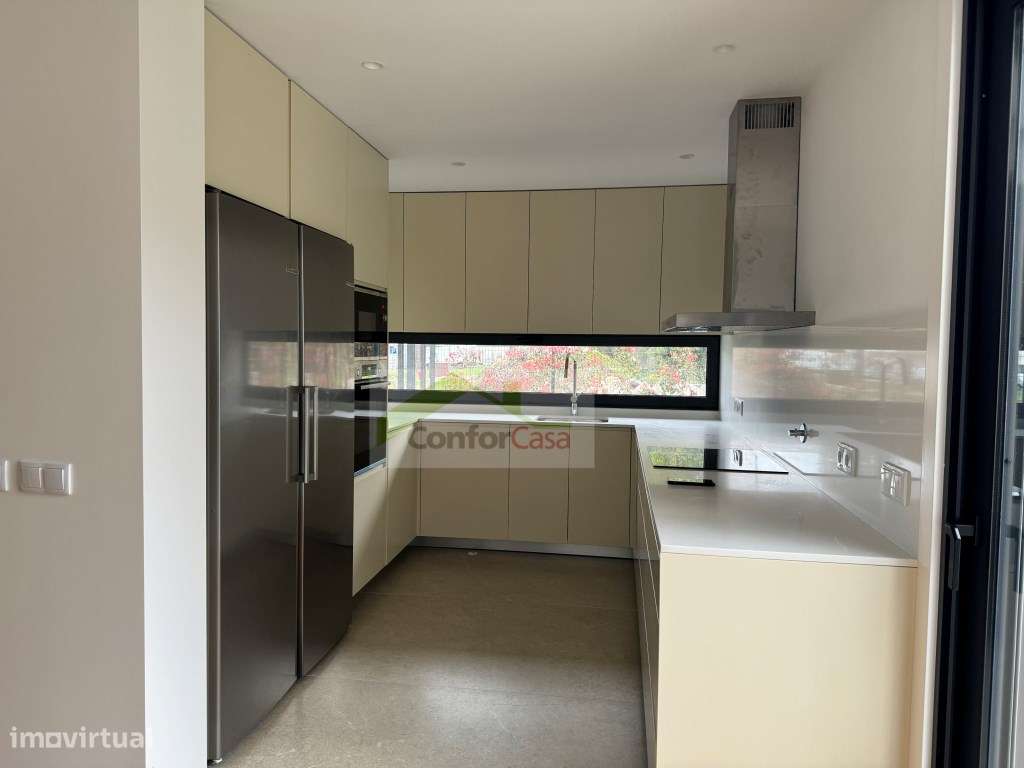 Moradias Luxuosas Novas T3 em Palmeira - Braga, com Jardim e Suítes-17