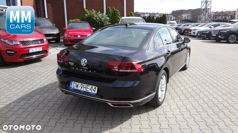 Volkswagen Passat 2.0 TDI Elegance DSG - 3