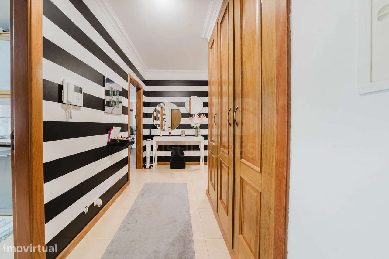 Apartamento T3 com vista única para a praia do Norte-Nazaré - Grande imagem: 1/29