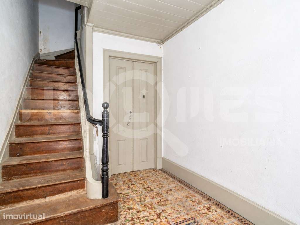 PRÉDIO COM 3 APARTAMENTOS NO CENTRO HISTÓRICO FIGUEIRA DA FOZ-47
