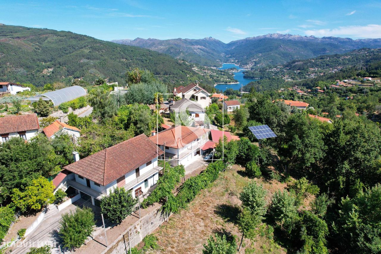 2 Moradias no Gerês