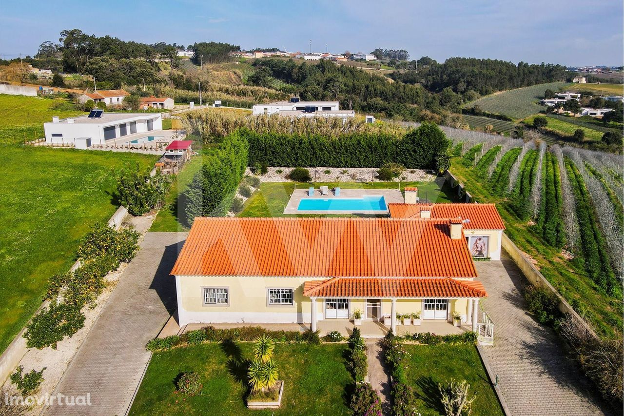 Moradia Térrea independente com PIscina em Cela ,Alcobaça