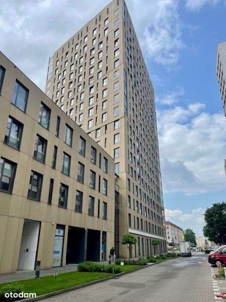 Ciche mieszkanie w budynku Trio-0