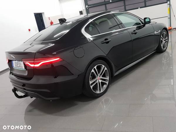 Jaguar XE 2.0 D180 R-Dynamic HSE - 3