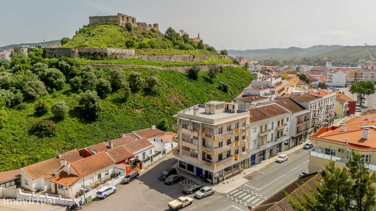 Apartamento T3 Renovado No Centro De Torres Vedras