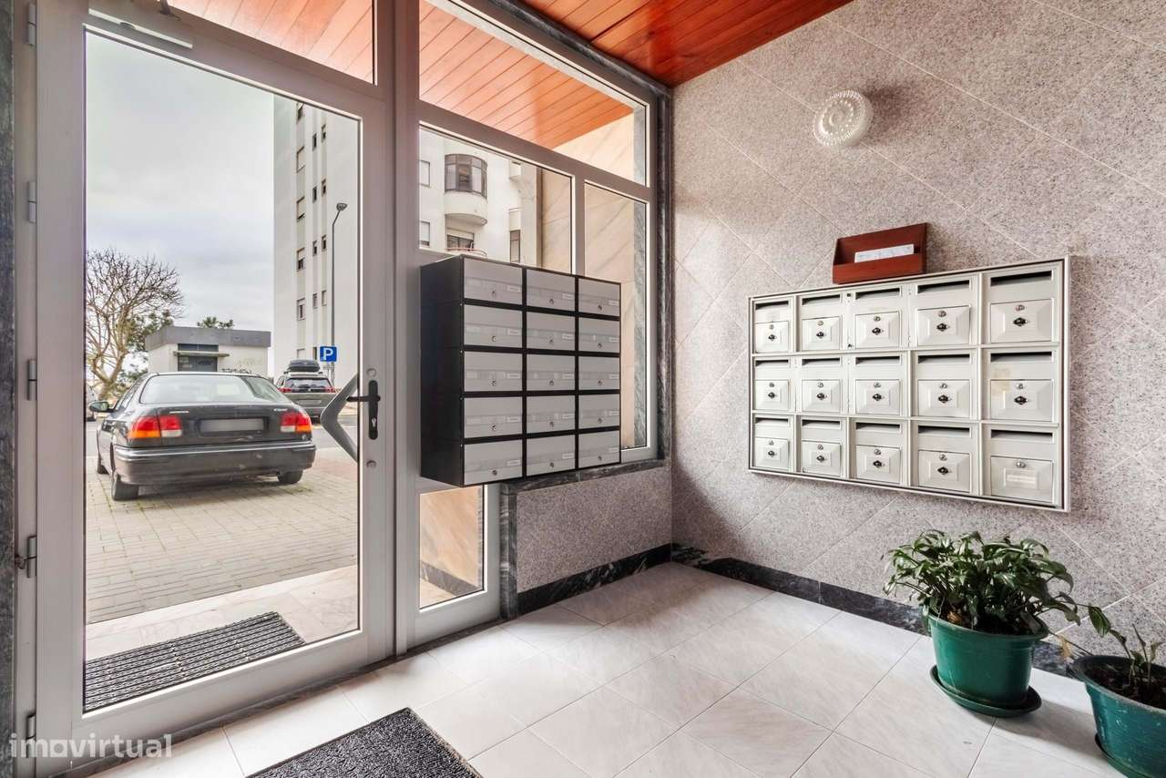 Apartamento T2 c/ 2 Wcs Totalmente Remodelado na Rinchoa, Sintra-40